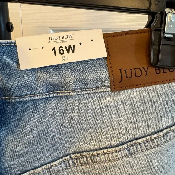 Judy Blue Boyfriend Blue Distressed Jeans - Picture 9 of 14